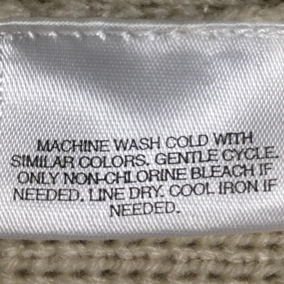 Vtg Classic Elements Petite Chunky Grandma Sweater Tan Emb gold metal button… - Picture 9 of 12